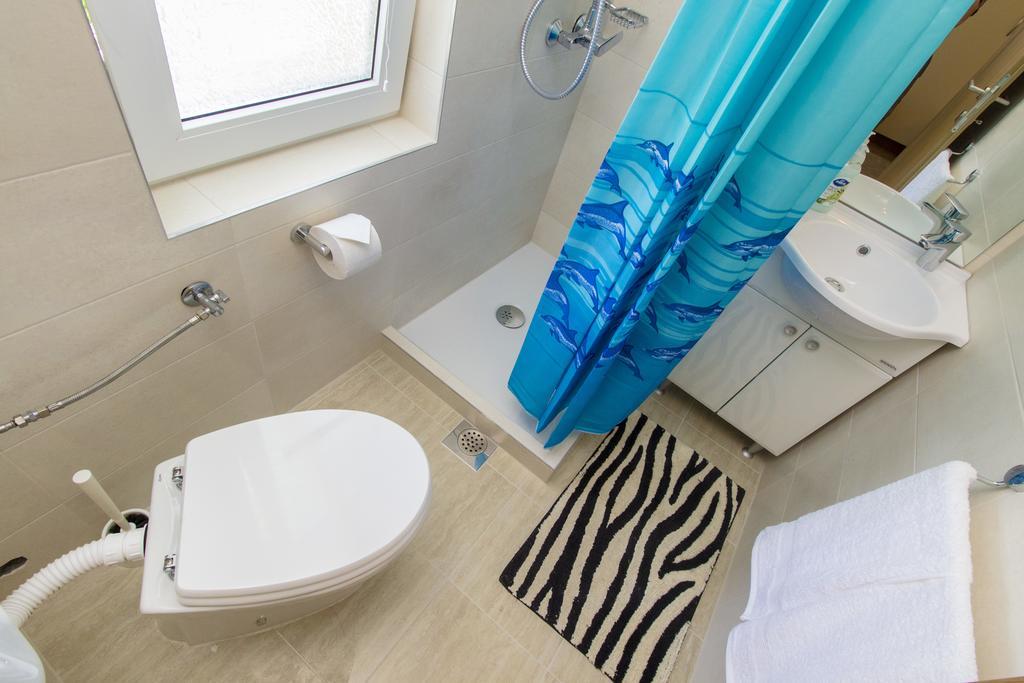 Apartments Zoran Pirovac Buitenkant foto